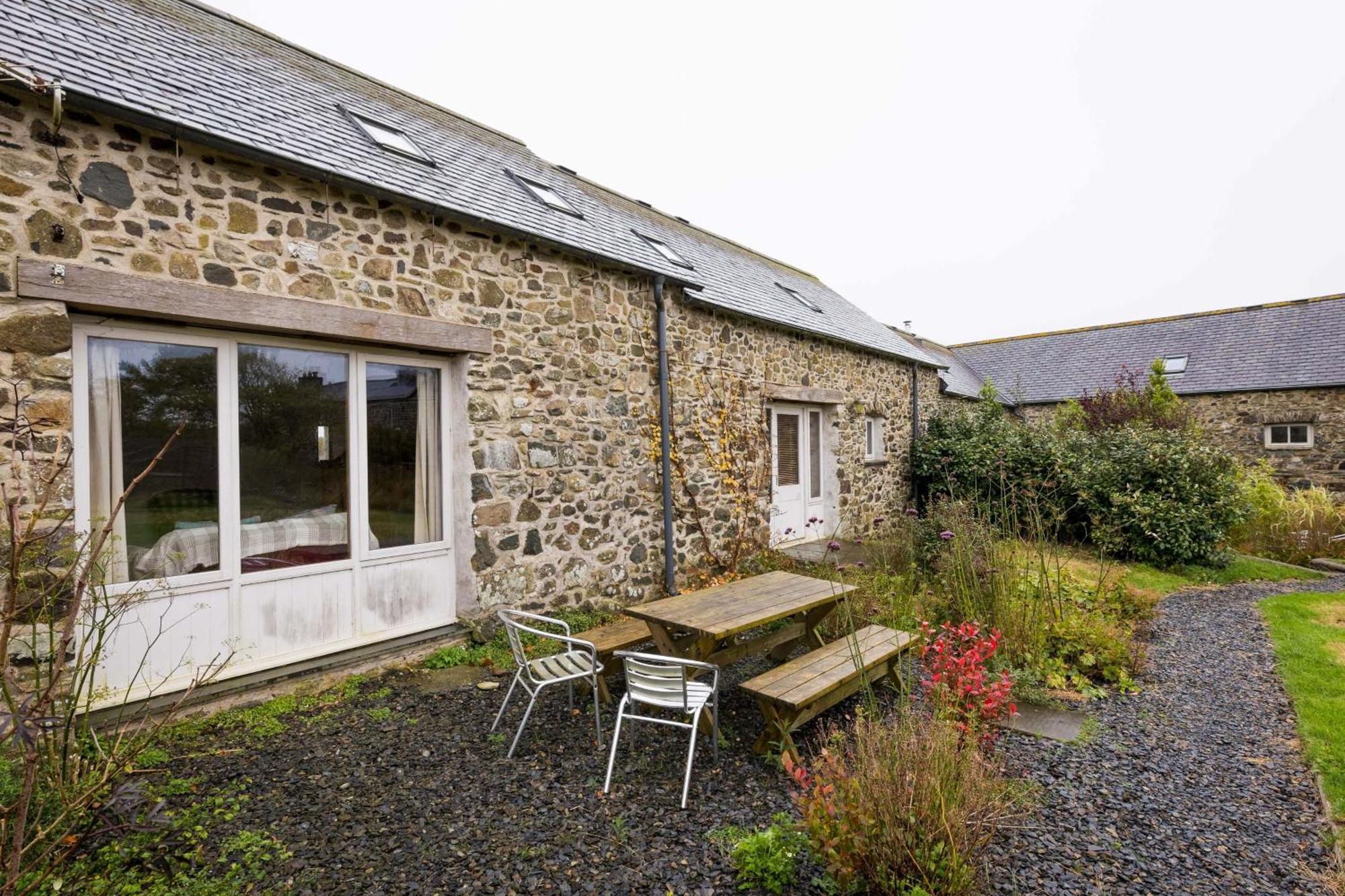The Workshop- Eco Cottage By The Coastal Path Goodwick Eksteriør bilde